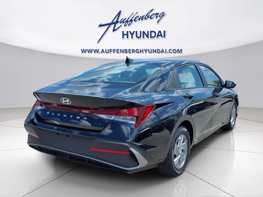 New 2026 Hyundai Elantra SE Sedan