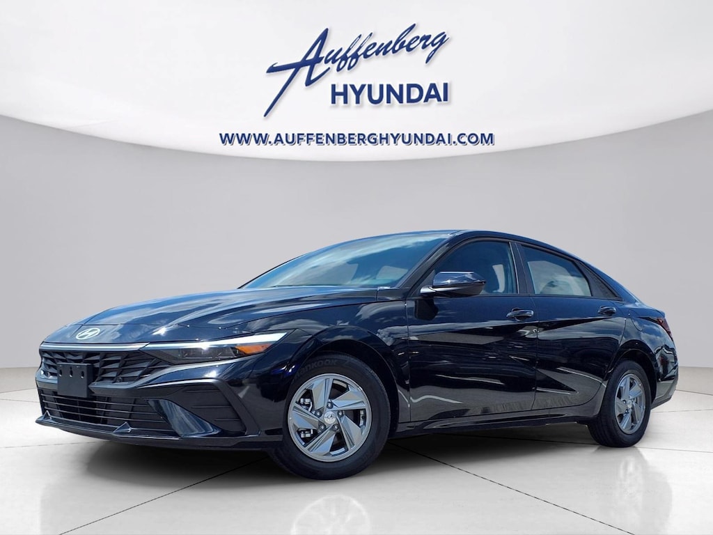 New 2026 Hyundai Elantra SE Sedan