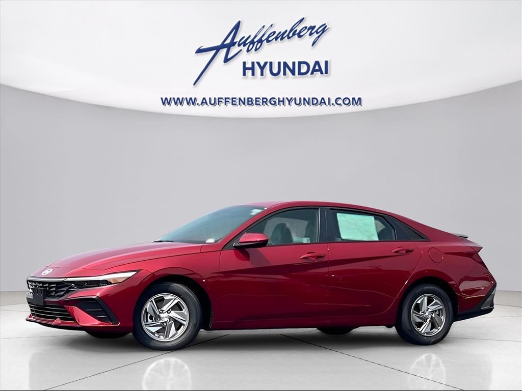 New 2025 Hyundai Elantra SE Sedan