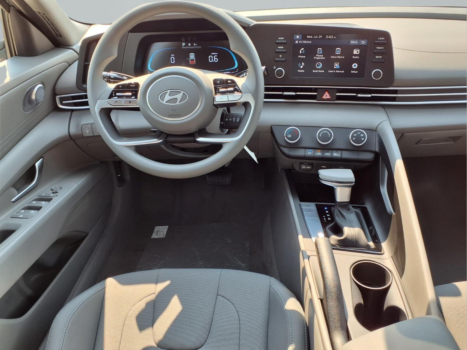 New 2026 Hyundai Elantra SE Sedan