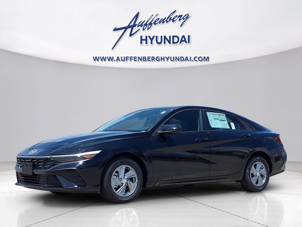 New 2026 Hyundai Elantra SE Sedan