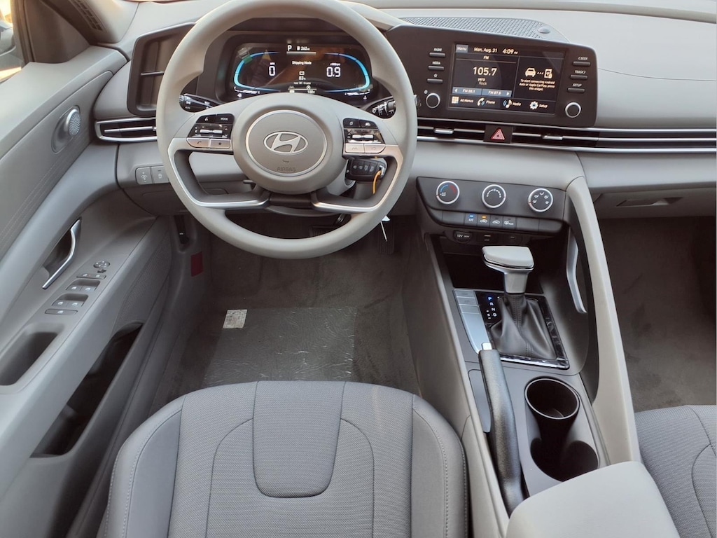 New 2026 Hyundai Elantra SE Sedan