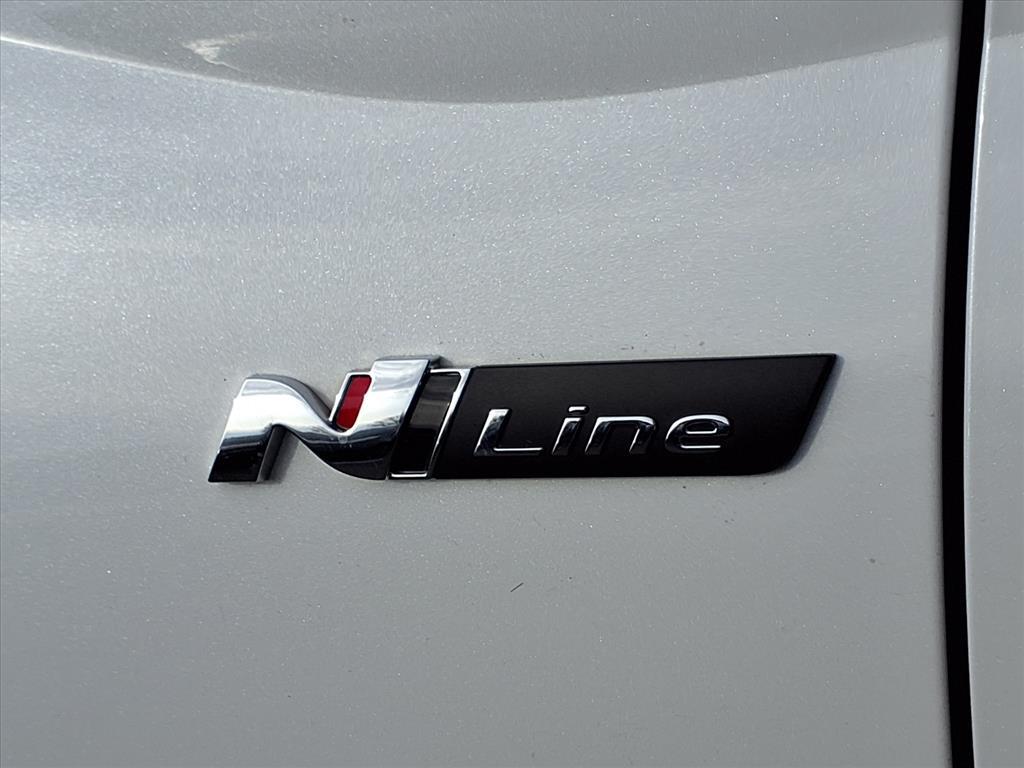 2022 Hyundai Sonata SEL Convenience N Line photo 2