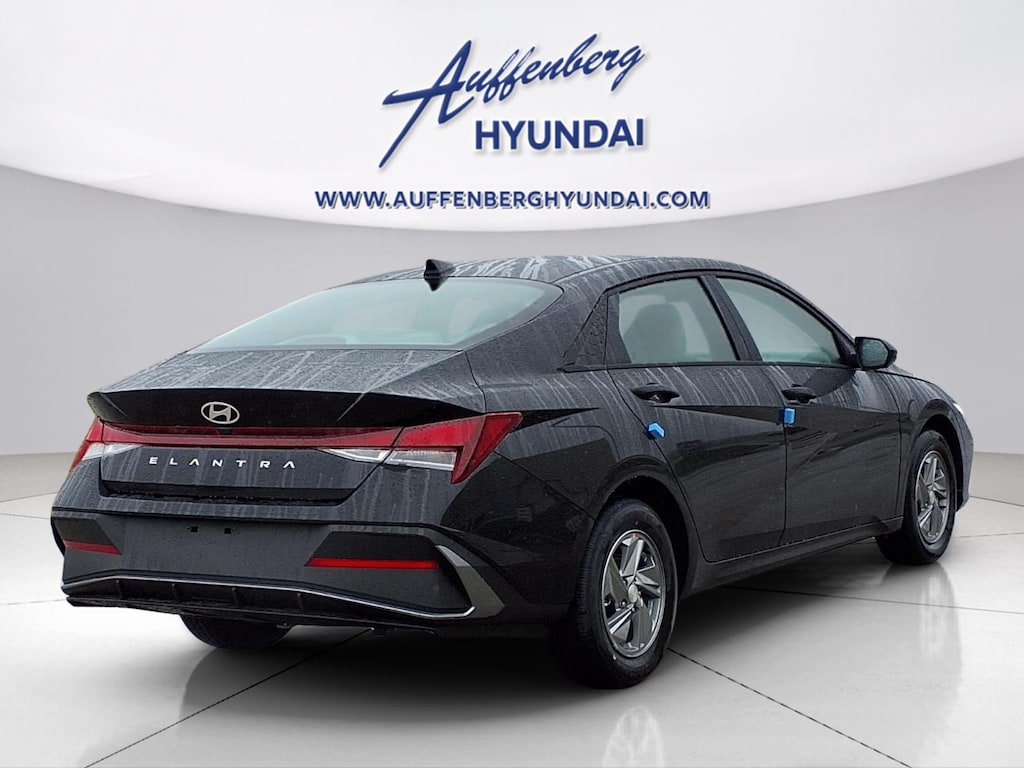 New 2026 Hyundai Elantra SE Sedan