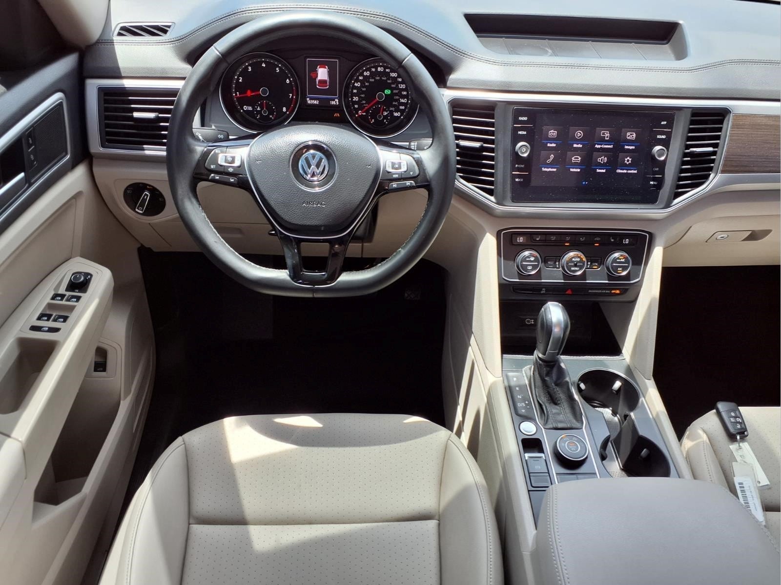 Used 2019 Volkswagen Atlas SE w/Tech with VIN 1V2UR2CA3KC577127 for sale in Shiloh, IL