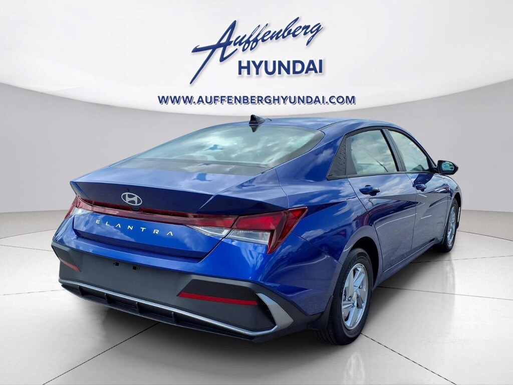 New 2026 Hyundai Elantra SE Sedan
