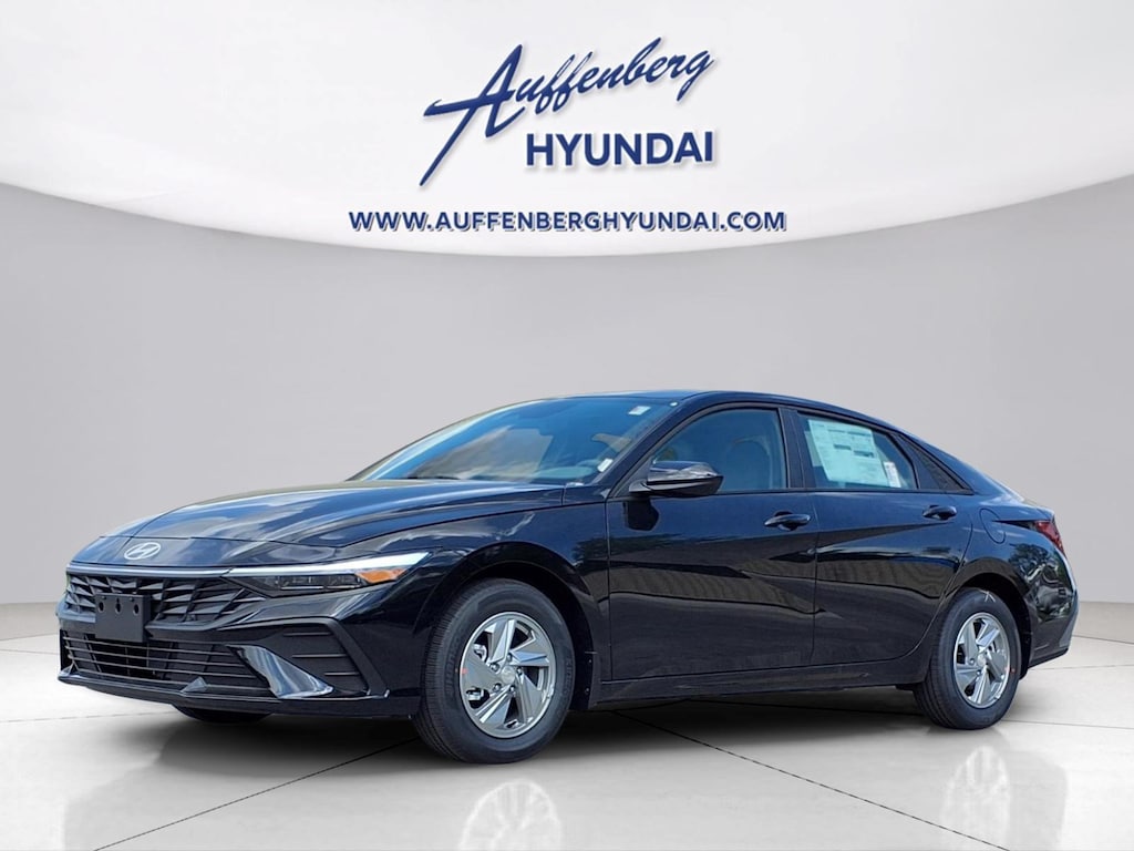 New 2026 Hyundai Elantra SE Sedan
