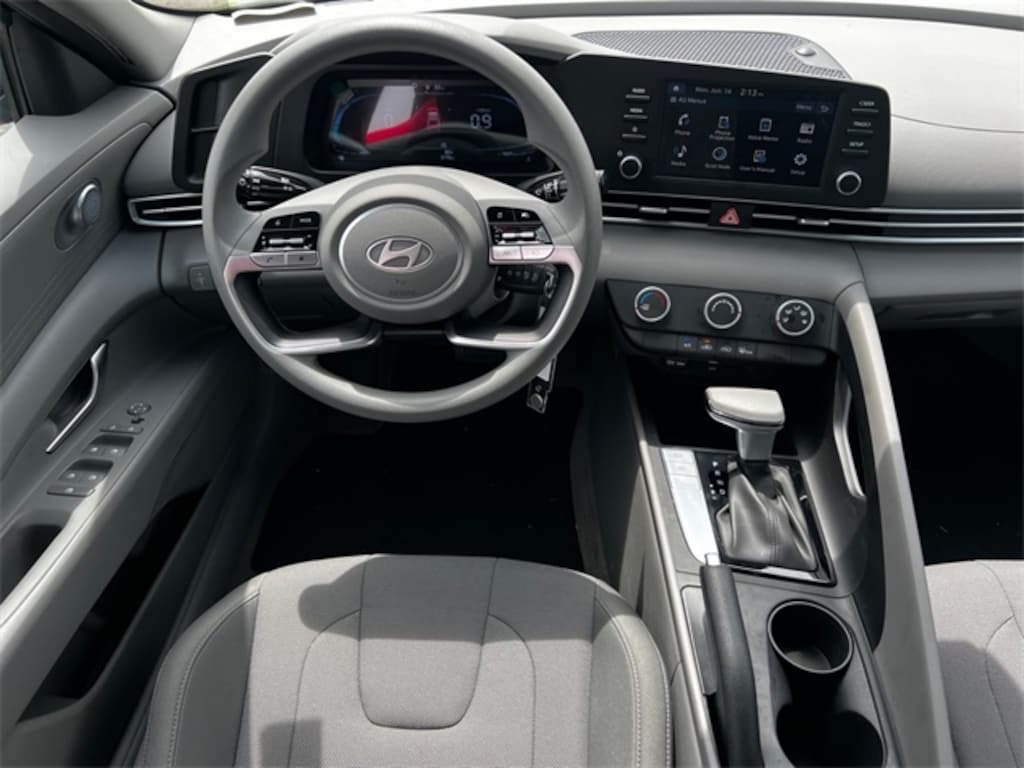 Certified 2025 Hyundai Elantra SE Sedan