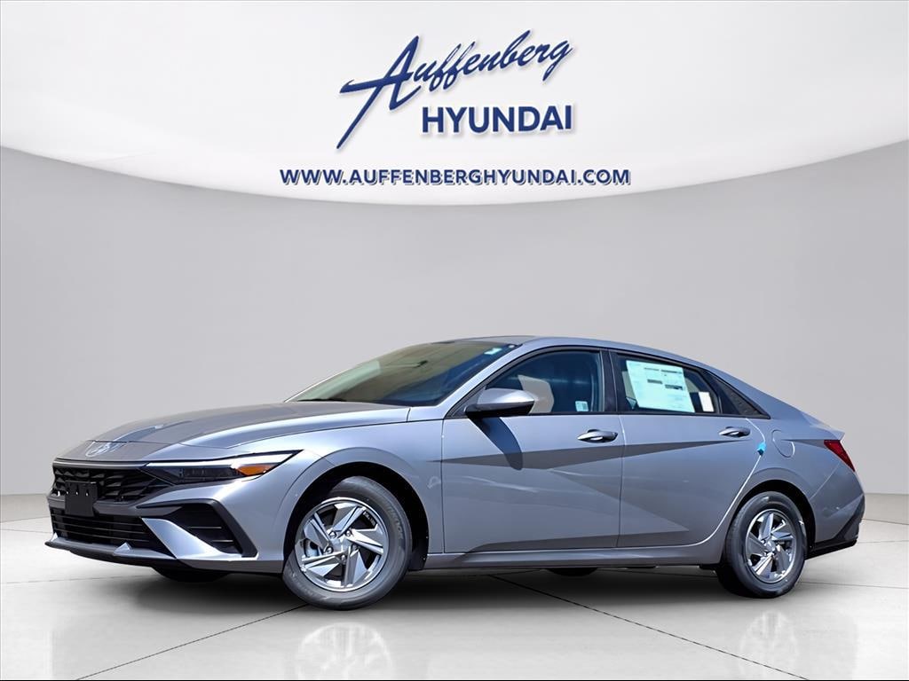 New 2025 Hyundai Elantra SE Sedan