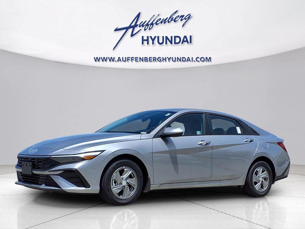 New 2026 Hyundai Elantra SE Sedan