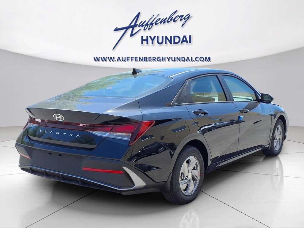 New 2026 Hyundai Elantra SE Sedan