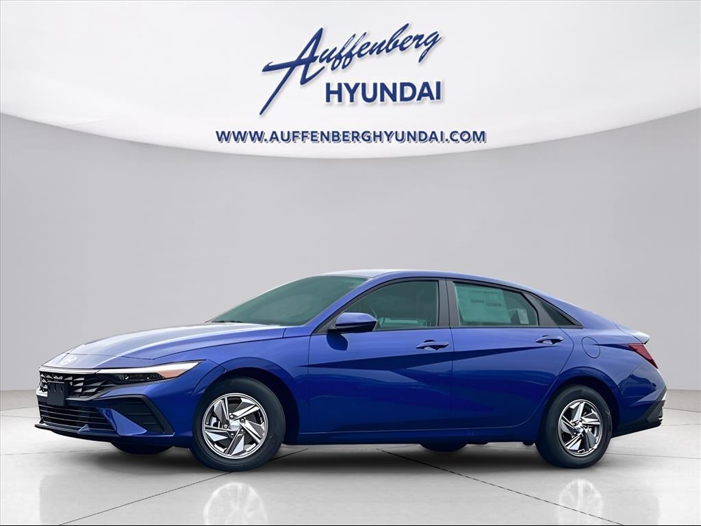 New 2025 Hyundai Elantra SE Sedan