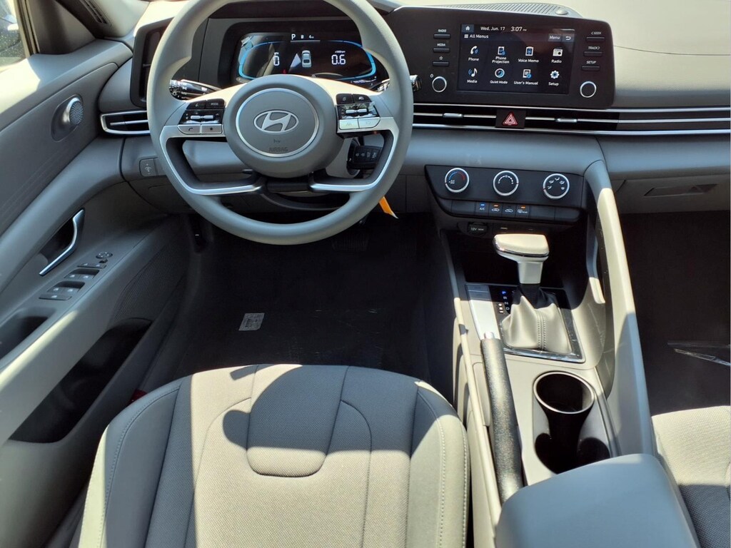 New 2026 Hyundai Elantra SE Sedan