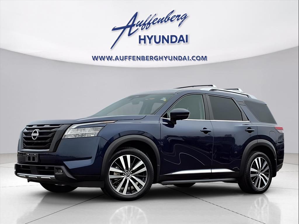 2024 Nissan Pathfinder Platinum's photo