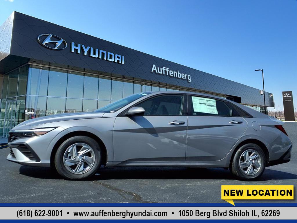 2025 Hyundai Elantra SE