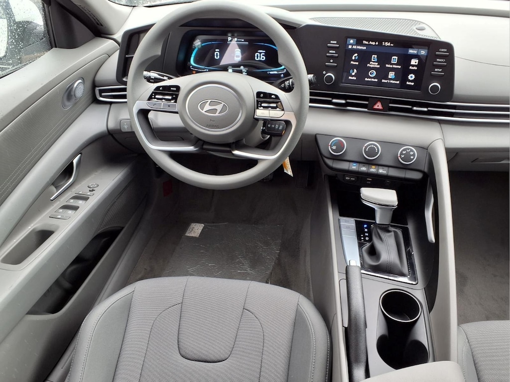 New 2026 Hyundai Elantra SE Sedan