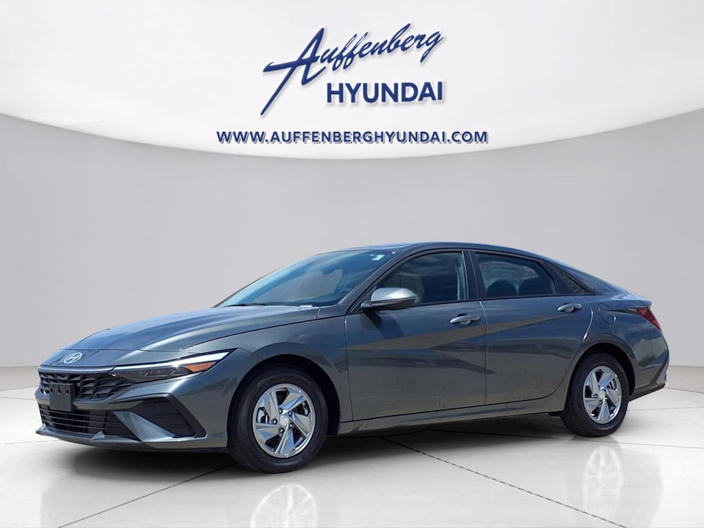 New 2026 Hyundai Elantra SE Sedan