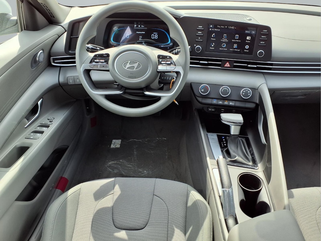 New 2026 Hyundai Elantra SE Sedan