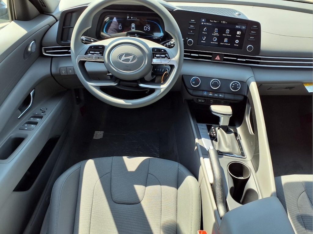 New 2026 Hyundai Elantra SE Sedan