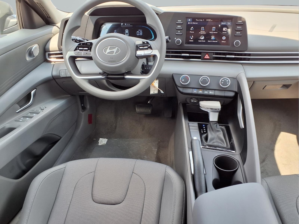 New 2026 Hyundai Elantra SE Sedan