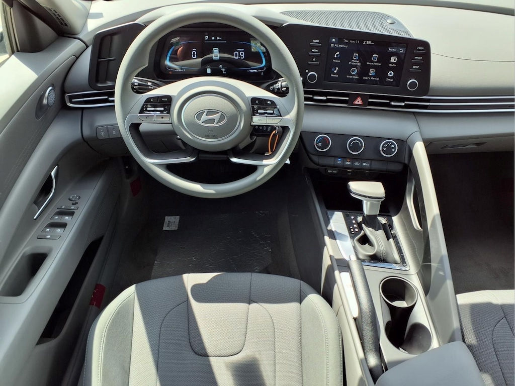 New 2026 Hyundai Elantra SE Sedan