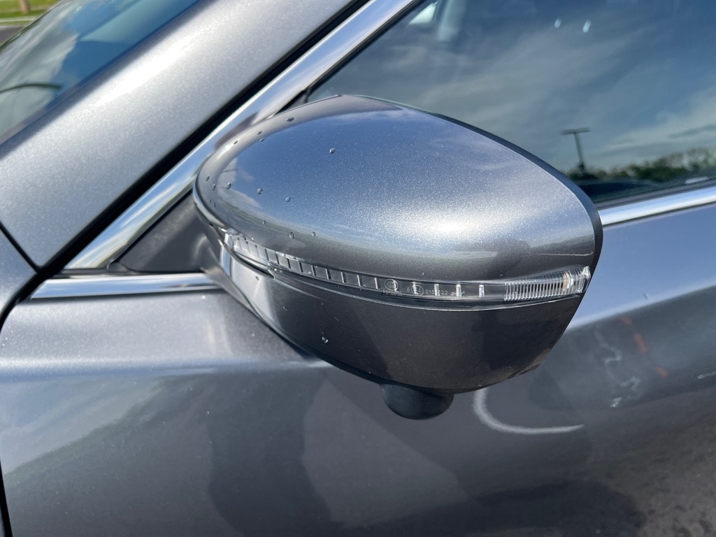 Used 2020 Nissan Rogue SV with VIN JN8AT2MT1LW018895 for sale in Ofallon, IL