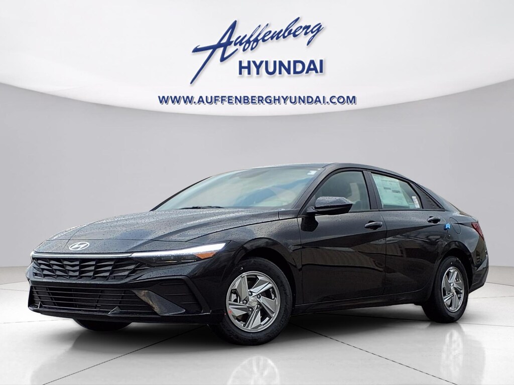 New 2026 Hyundai Elantra SE Sedan