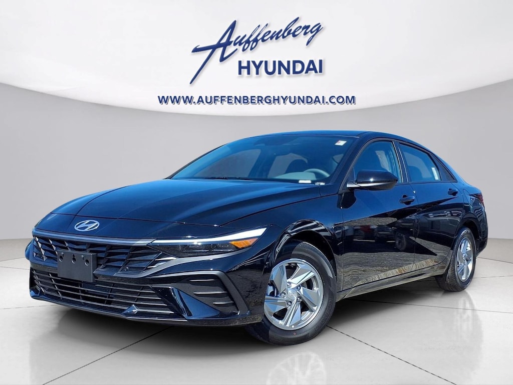 New 2026 Hyundai Elantra SE Sedan