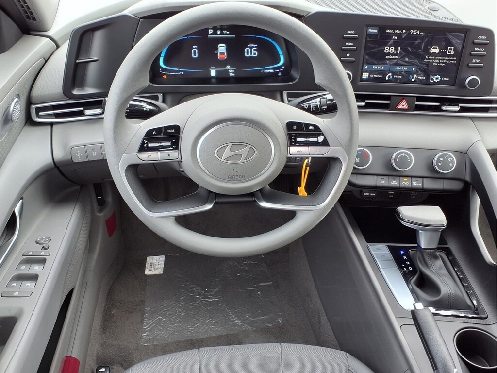 New 2026 Hyundai Elantra SE Sedan