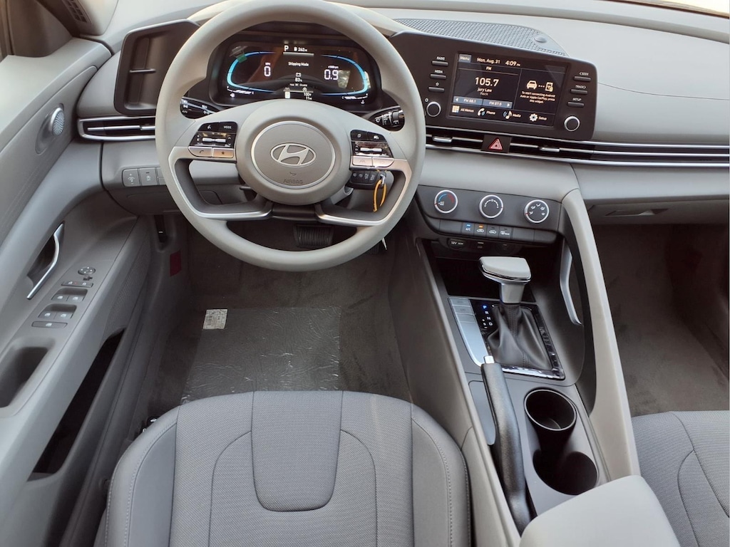 New 2026 Hyundai Elantra SE Sedan