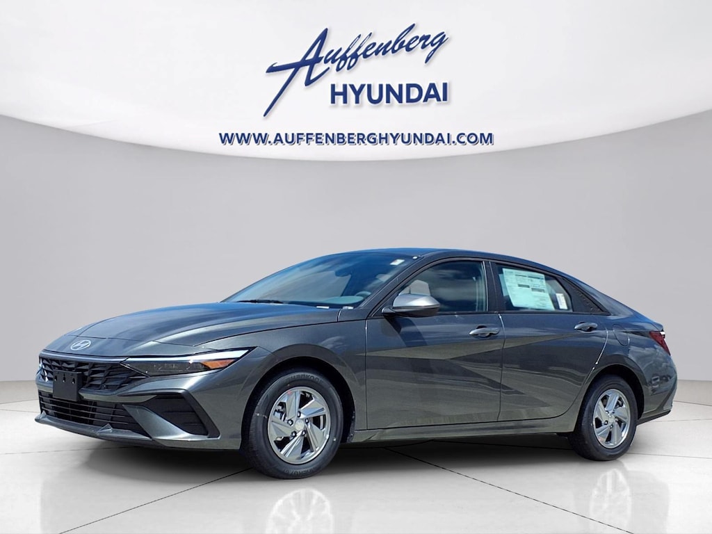 New 2026 Hyundai Elantra SE Sedan