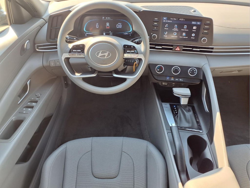 New 2026 Hyundai Elantra SE Sedan