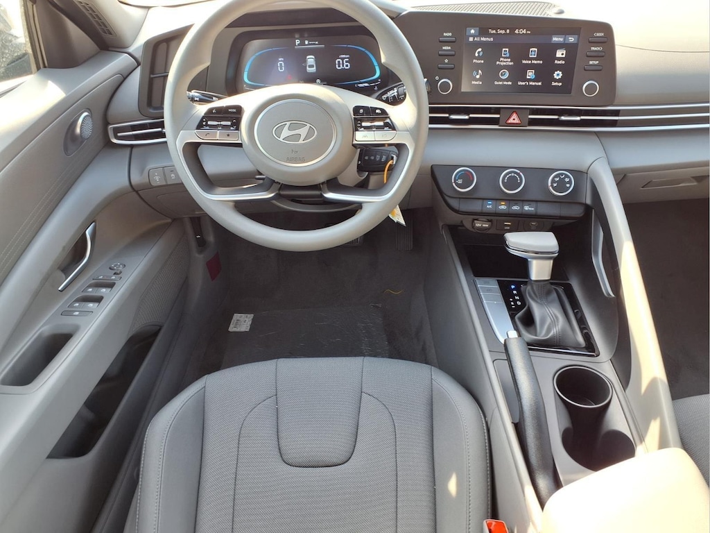 New 2026 Hyundai Elantra SE Sedan