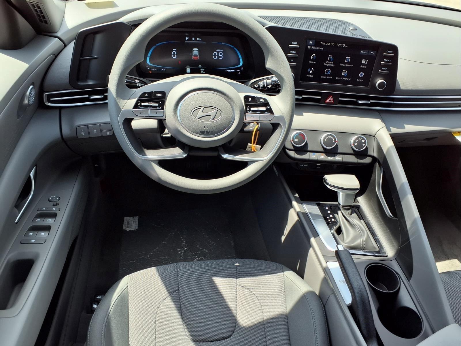 New 2026 Hyundai Elantra SE Sedan