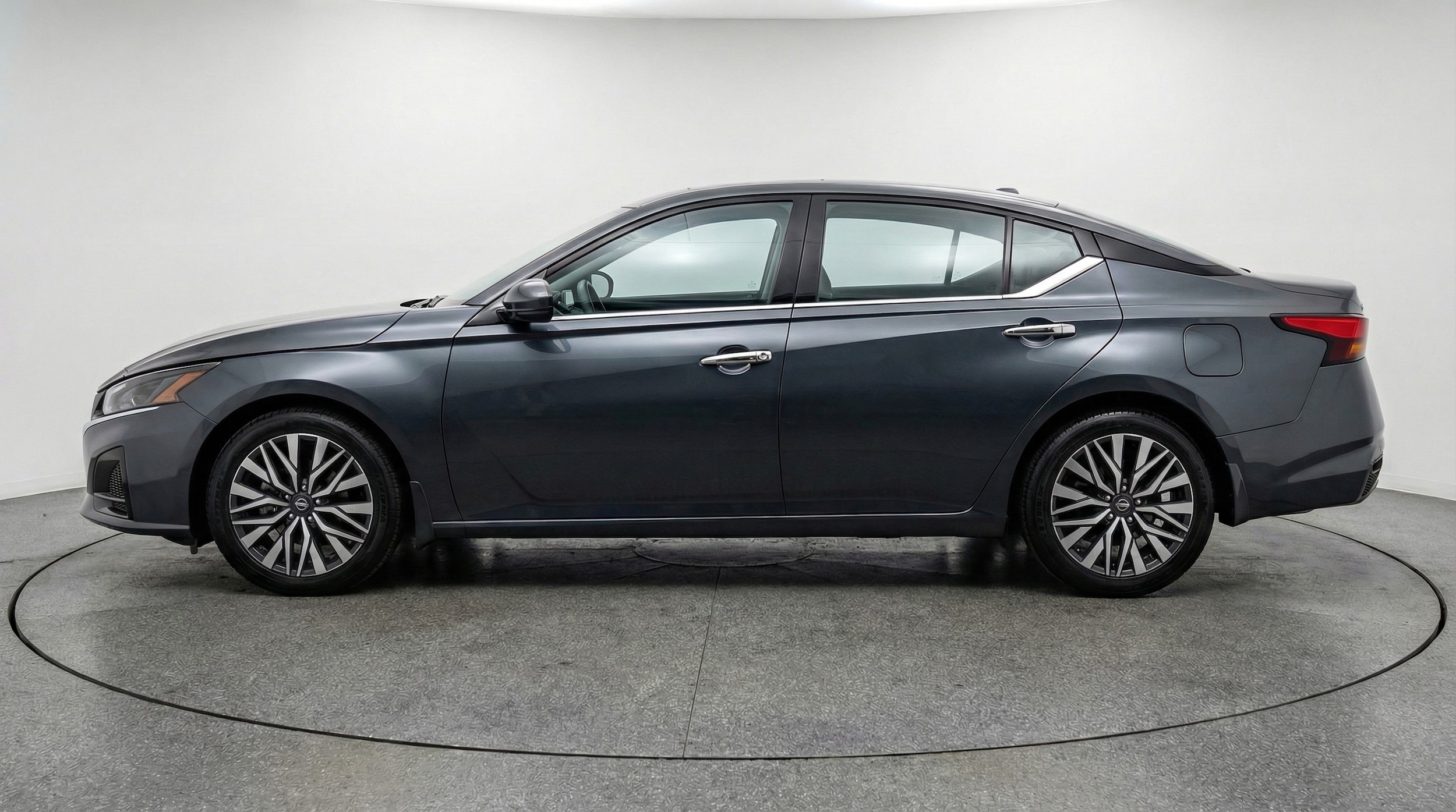 Thumbnail: 2025 Nissan Altima - 4