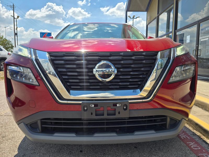 2021 Nissan Rogue SV photo 3