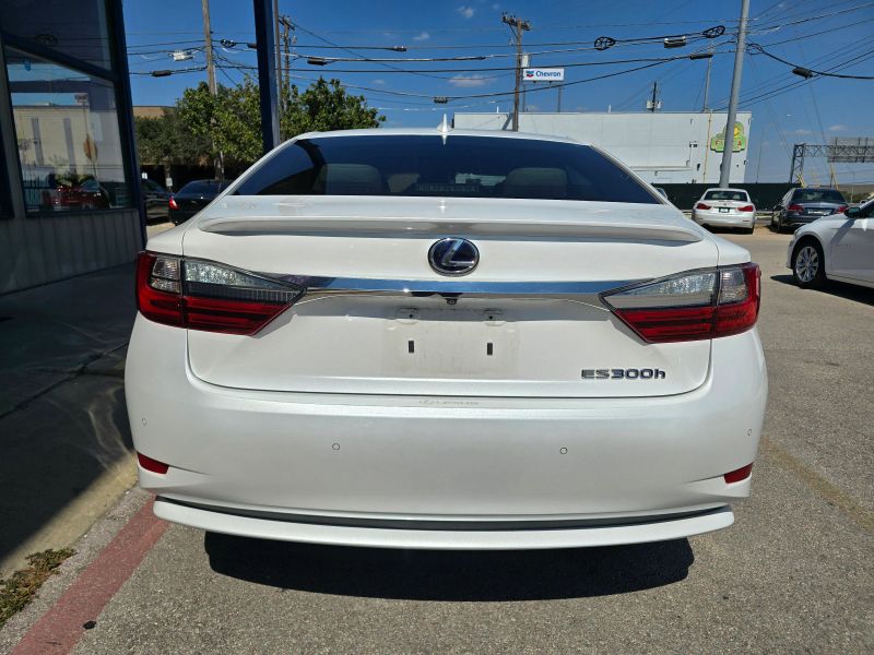 2017 Lexus ES 300h - Photo 7