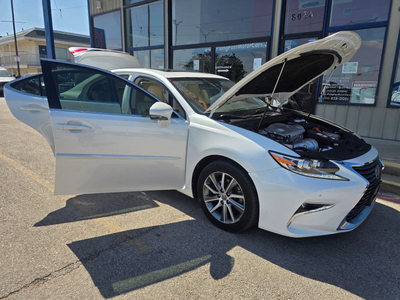 2017 Lexus ES 300h - Photo 12