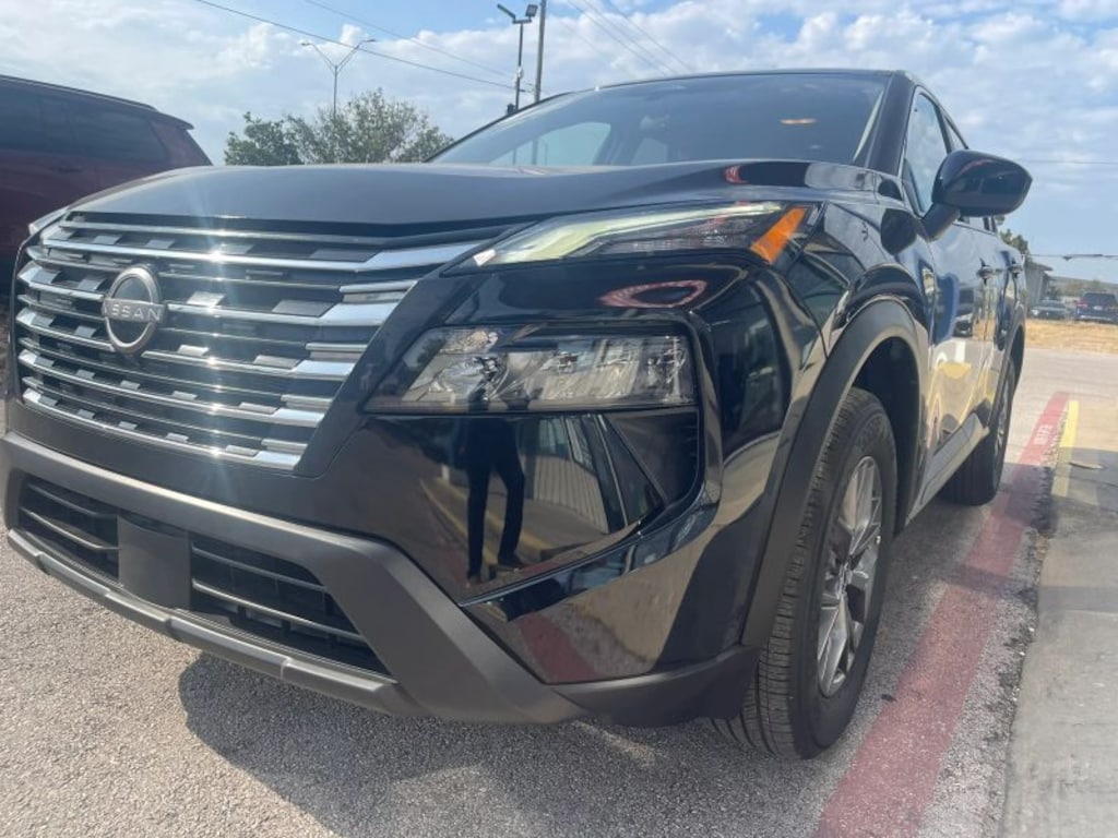 Used 2025 Nissan Rogue SUV