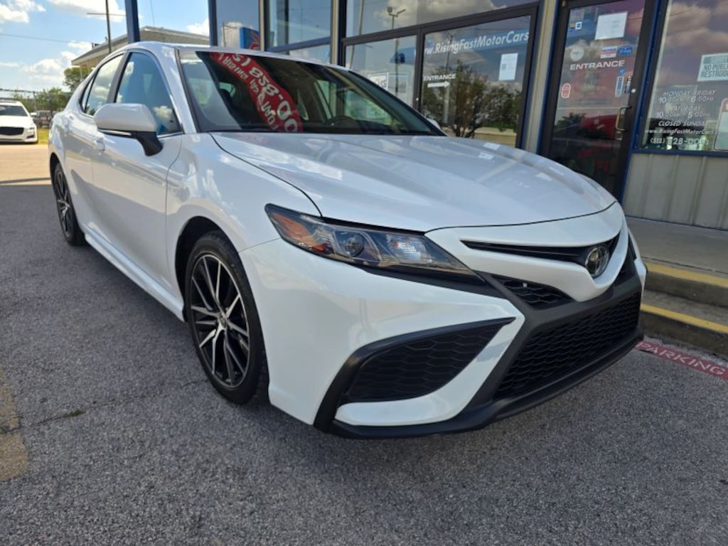 Used 2024 Toyota Camry SE Sedan