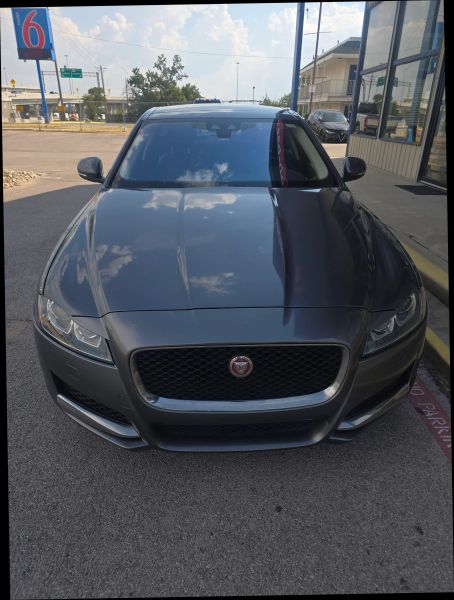 2017 Jaguar XF 35t Premium photo 3