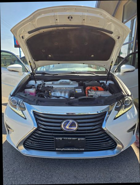 2017 Lexus ES 300h - Photo 10