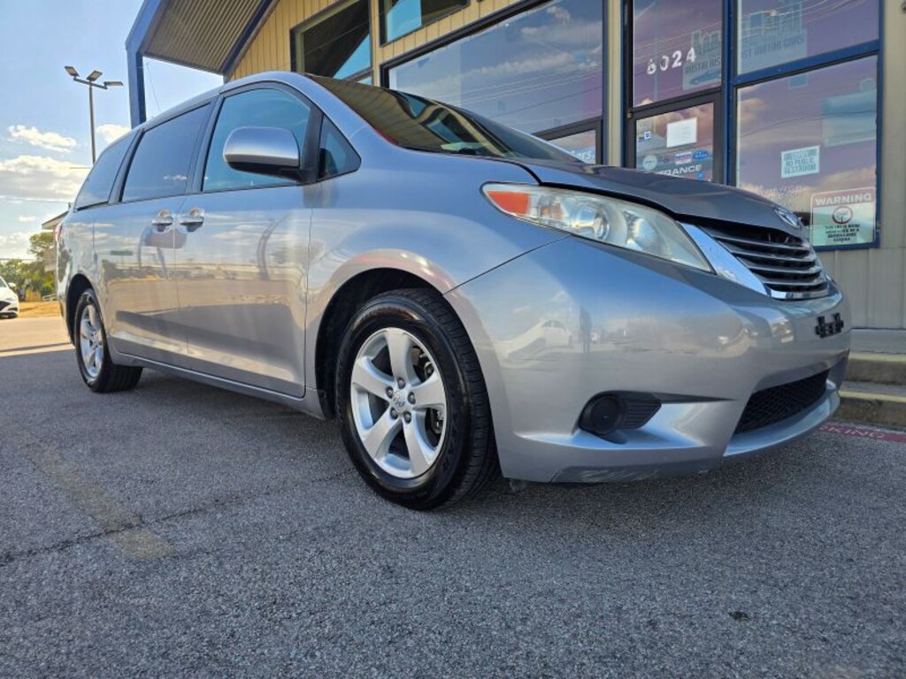 Used 2017 Toyota Sienna