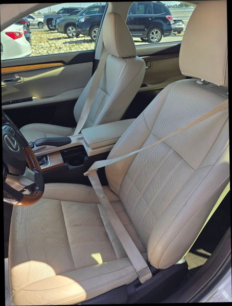 2017 Lexus ES 300h - Photo 25