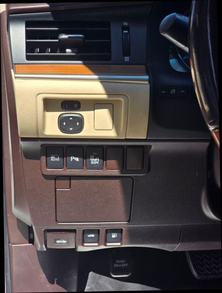 2017 Lexus ES 300h - Photo 23