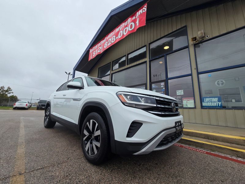 2021 Volkswagen Atlas Cross Sport SE's photo