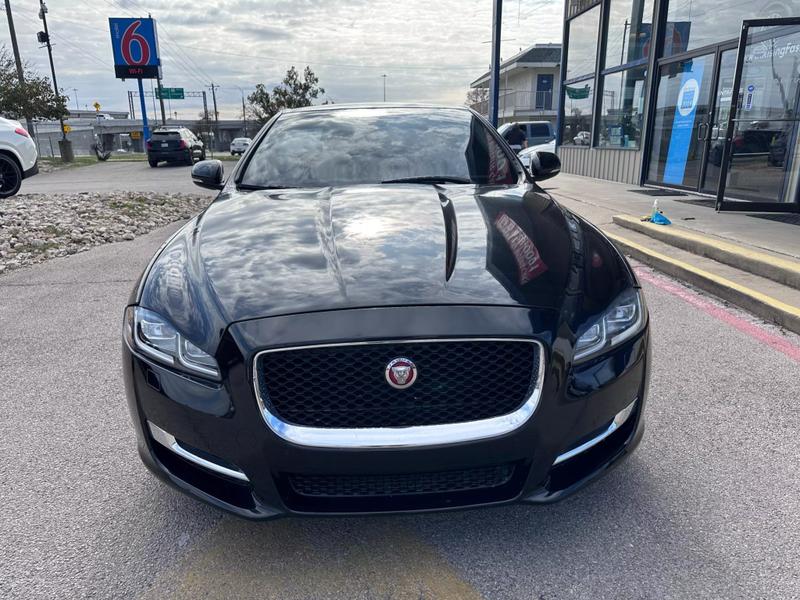 2016 Jaguar XJ XJL Portfolio photo 2