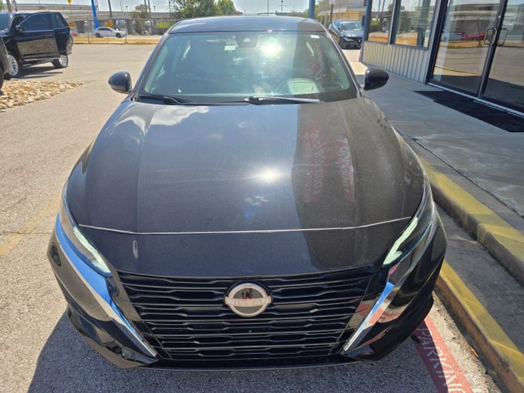 Used 2024 Nissan Altima 2.5 SV Sedan
