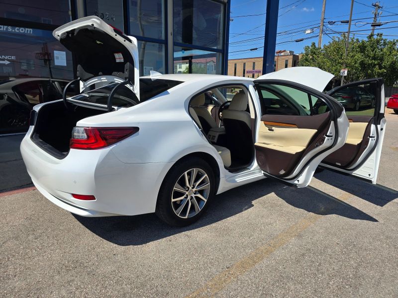 2017 Lexus ES 300h - Photo 13