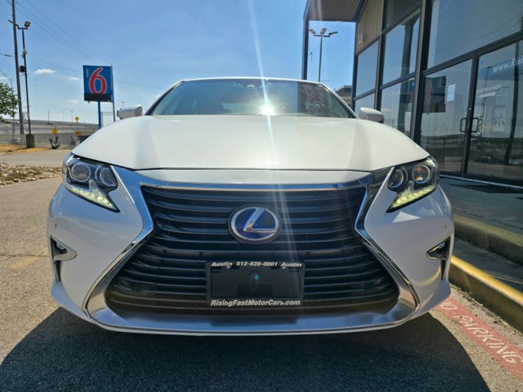 Used 2017 Lexus ES 300h  Sedan